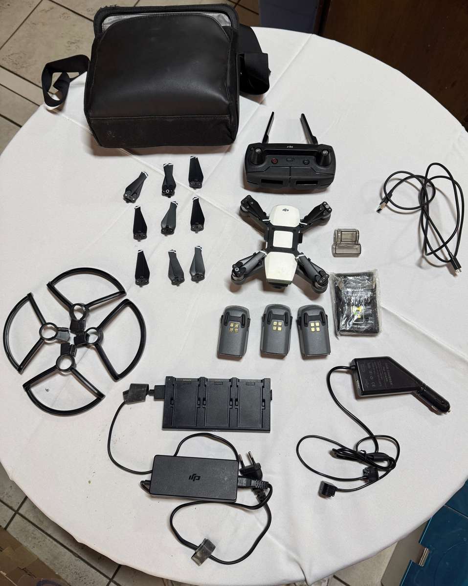 DJI Spark Drone fly more with car charger, 3 batteries