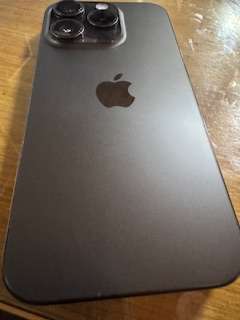 IPHONE 15 PRO 256GB AND FREE IPHONE SE 64GB IN EXCELLENT CONDITION. 2 IPHONES FOR THE PRICE OF 1