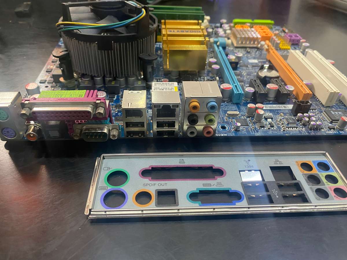 Gigabyte GA-P35-DS3P motherboard + Intel Core 2 Duo 1.6 GHz CPU + 3Gb DDR2 Ram - BUNDLE SALE !!!!