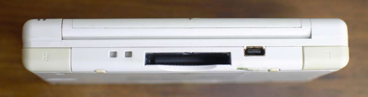 Nintendo DS Lite + Game Bundle