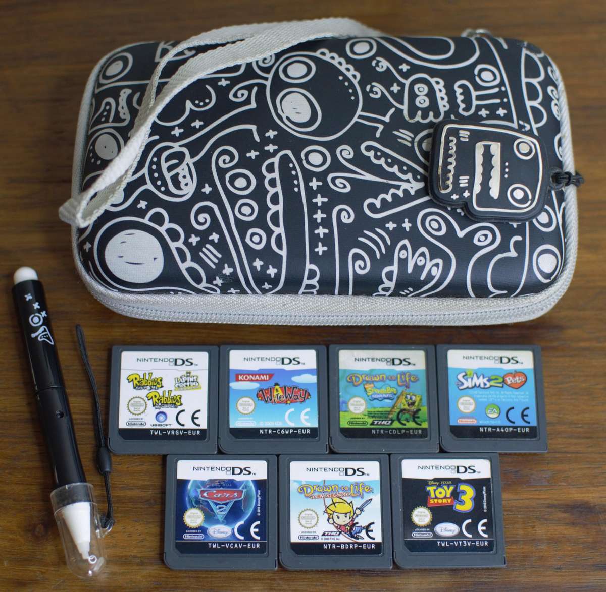 Nintendo DS Lite + Game Bundle