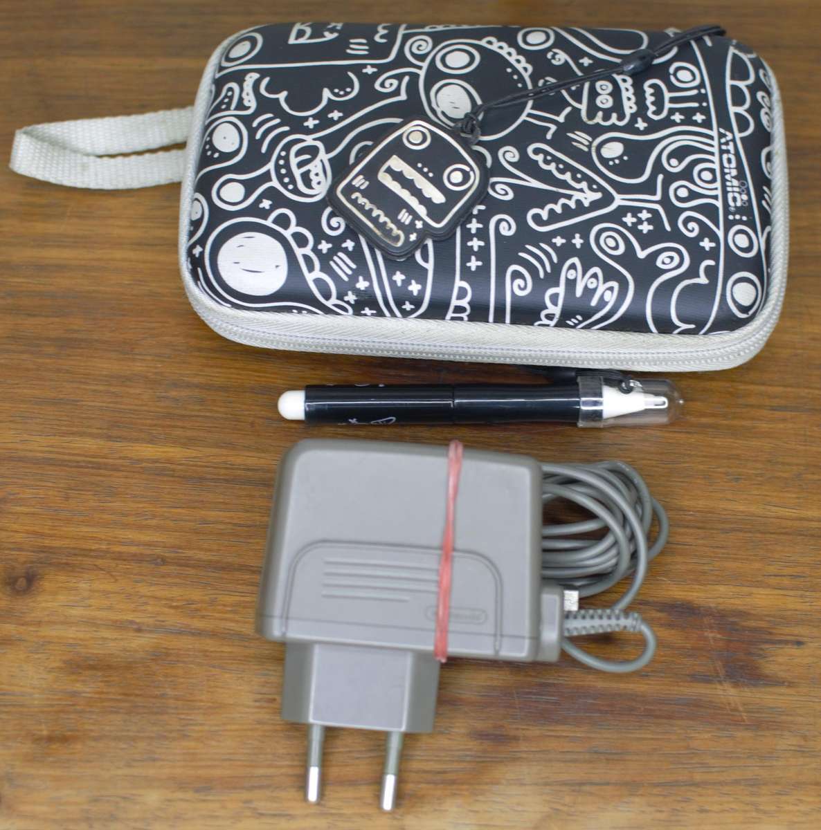 Nintendo DS Lite + Game Bundle