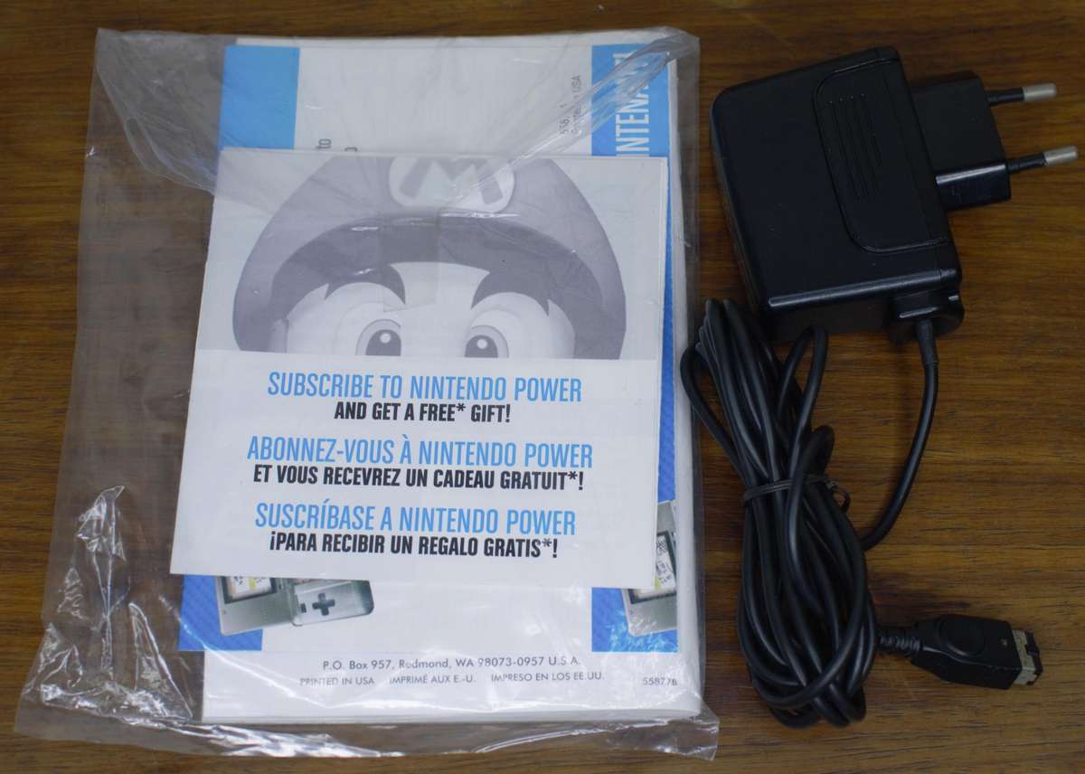 Nintendo DS Console (Metroid Prime Hunters Demo) - Complete in Box