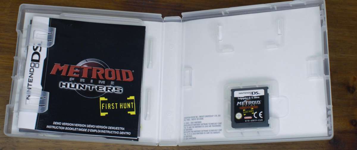 Nintendo DS Console (Metroid Prime Hunters Demo) - Complete in Box