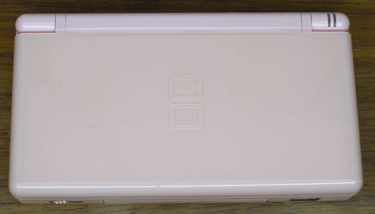 Nintendo DS Lite + Nintendogs Bundle