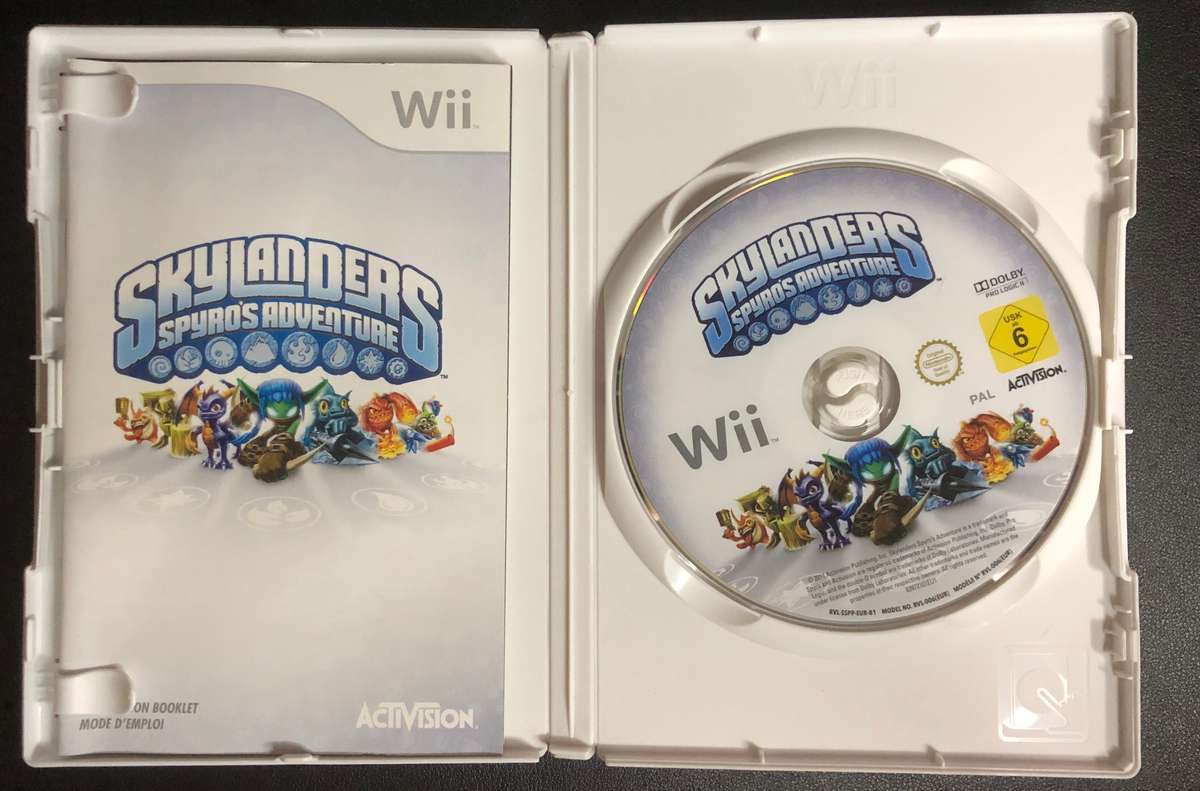 Skylanders: Spyro's Adventure Figure + Game Bundle - Nintendo Wii