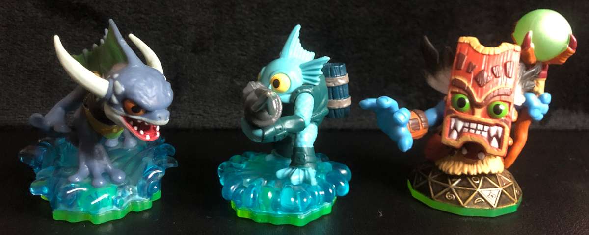 Skylanders: Spyro's Adventure Figure + Game Bundle - Nintendo Wii