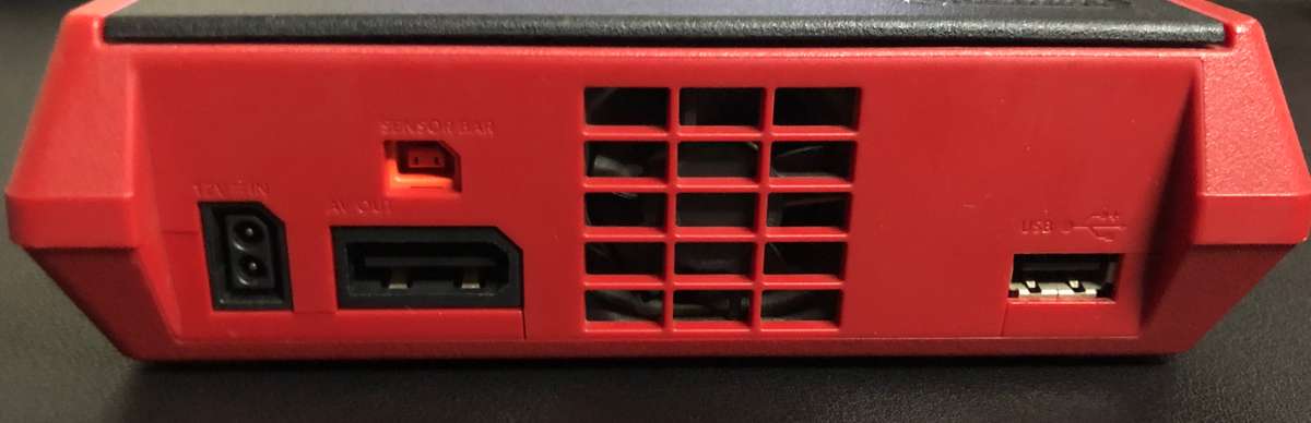 Skylanders: Giants Figure + Wii Mini Console Bundle