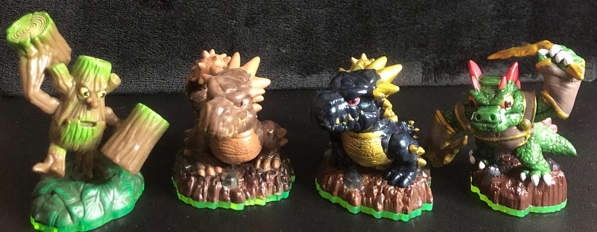 Skylanders: Spyro's Adventure Figure + Game Bundle - Nintendo Wii