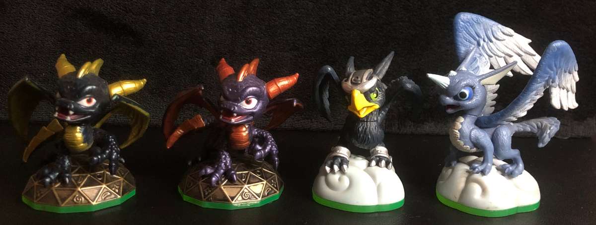 Skylanders: Spyro's Adventure Figure + Game Bundle - Nintendo Wii