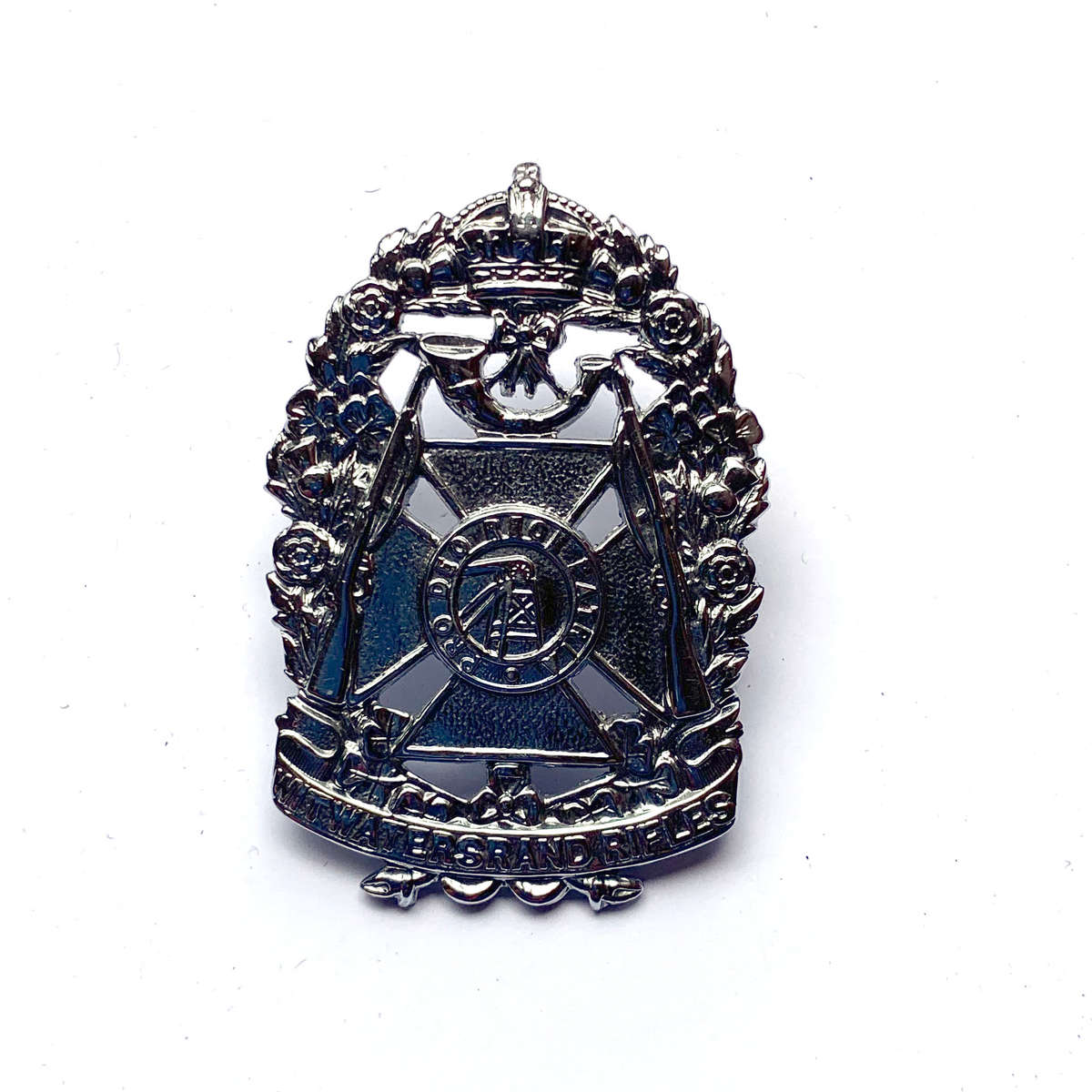 Wits Rifles - chrome cap/beret badge with KC