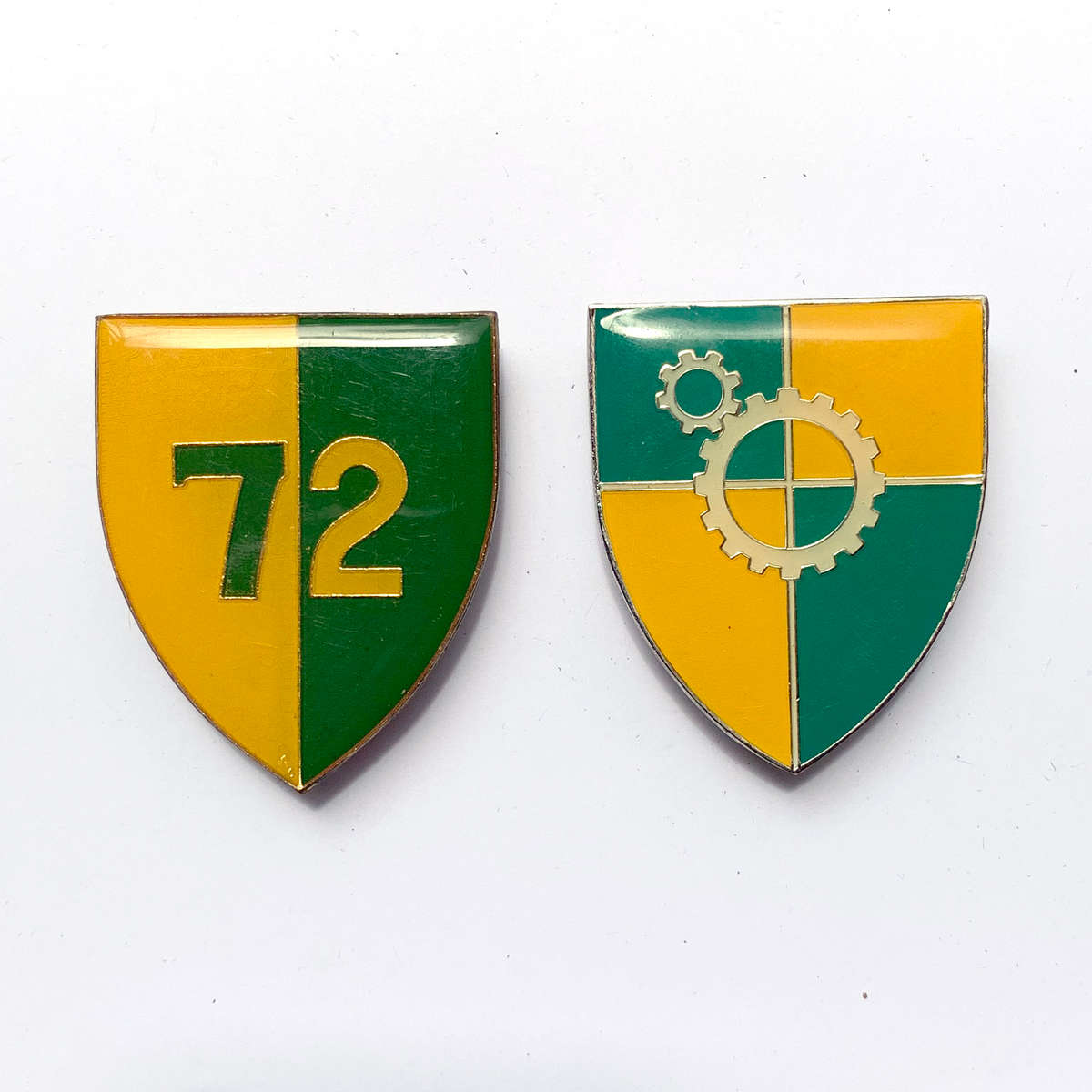 2x SA Army metal shoulder flashes