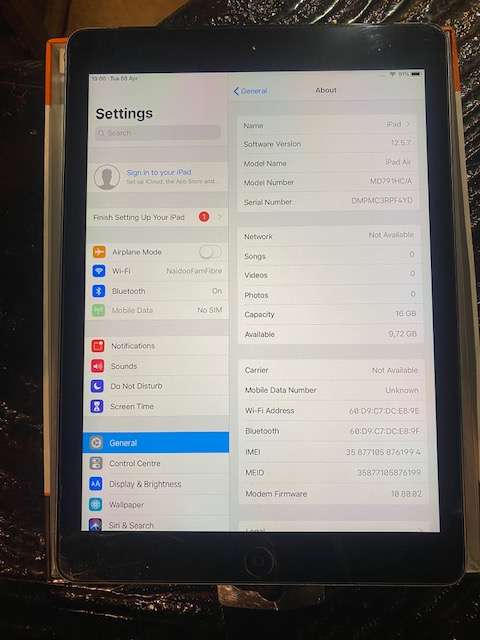 Apple iPad Air 16GB 4G + WiFi Space Grey