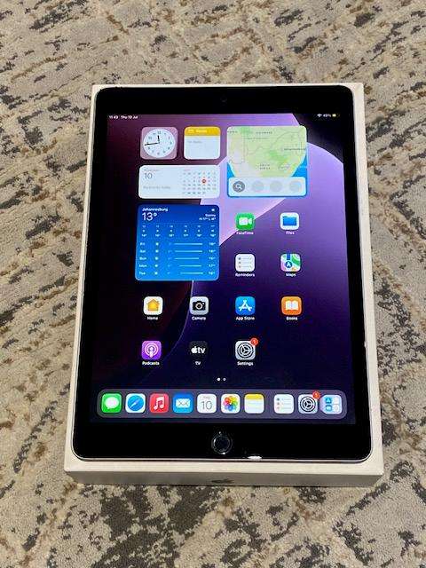 ***Apple iPad 9th Gen 64 gig wifi***Excellent condition
