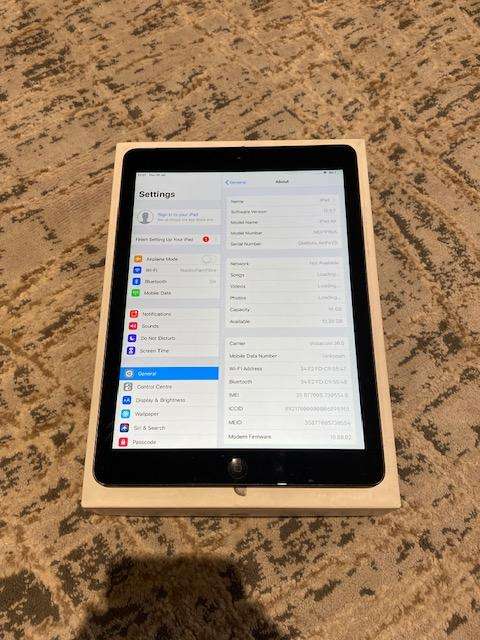 ***Apple iPad Air 16GB 4G + WiFi Space Grey*** Excellent condition