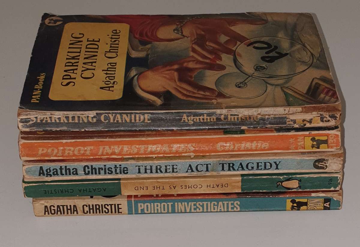 5 x Agatha Christie P/B books, all in one lot.
