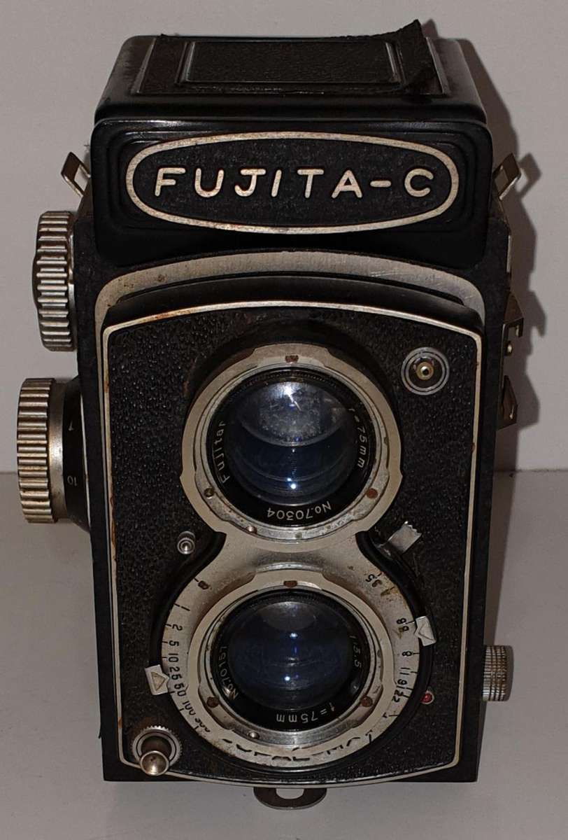 3 x Vintage Cameras - All in one lot.