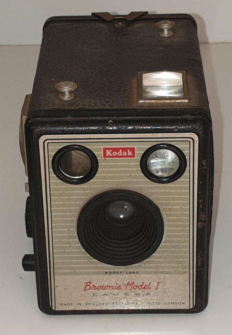 3 x Vintage Cameras - All in one lot.