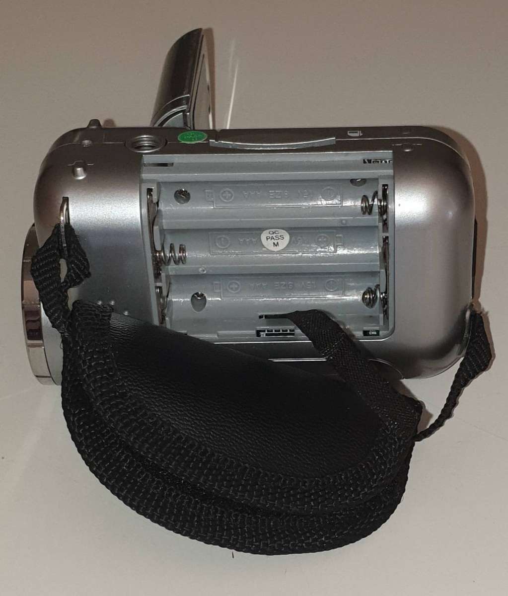 DV 136 Mini-Digital Video Camera - Working.