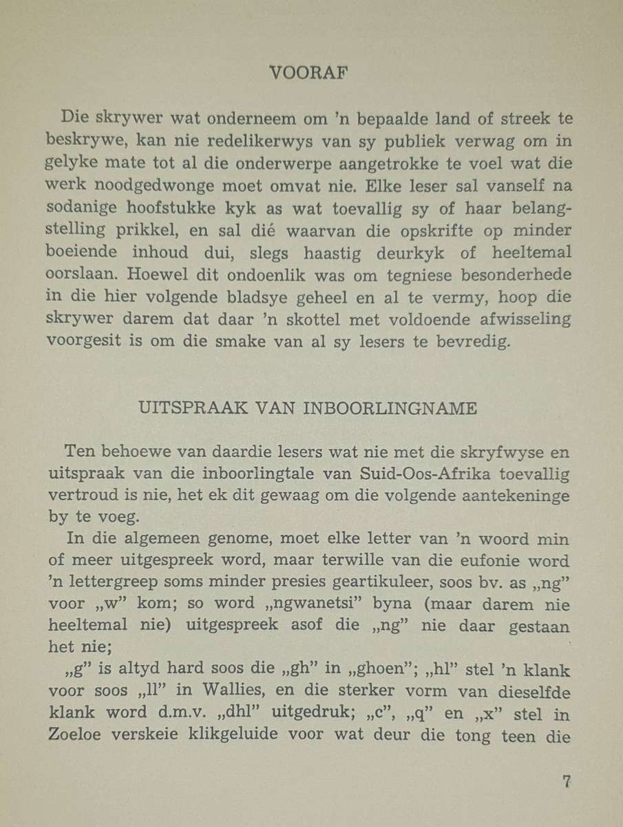 1ste Druk 1949 - Die Laeveld, sy Natuurlewe en sy Mense (Luit.Kol. J. Stevenson-Hamilton)