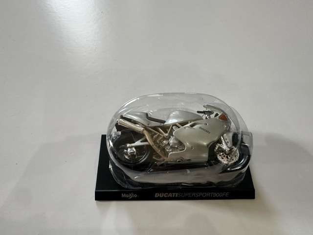 Maisto Ducati Supersport 900FE