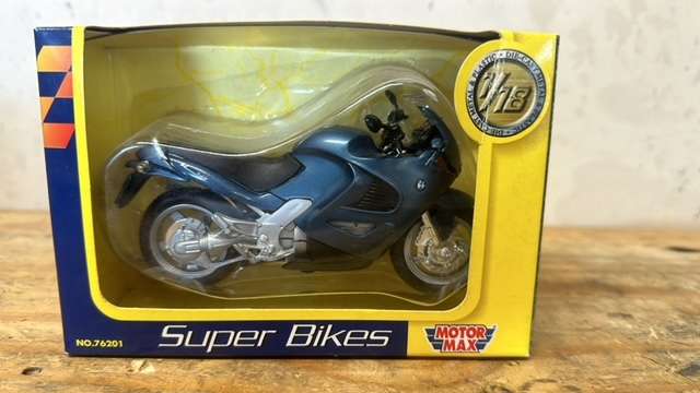 MotoMax BMW K1200RS 1:18
