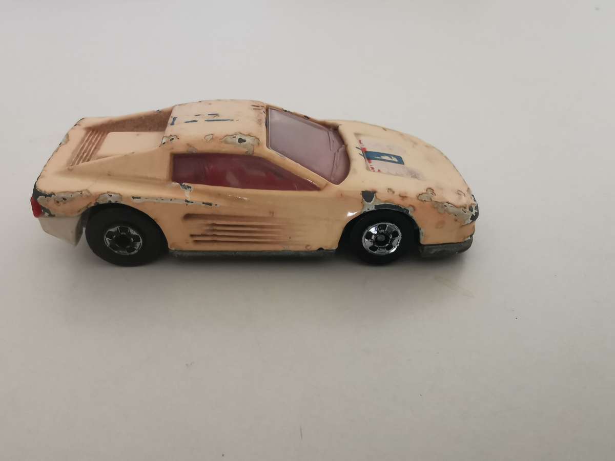 Set of 2 Ferrari model cars - Hot wheels and Shell V Power