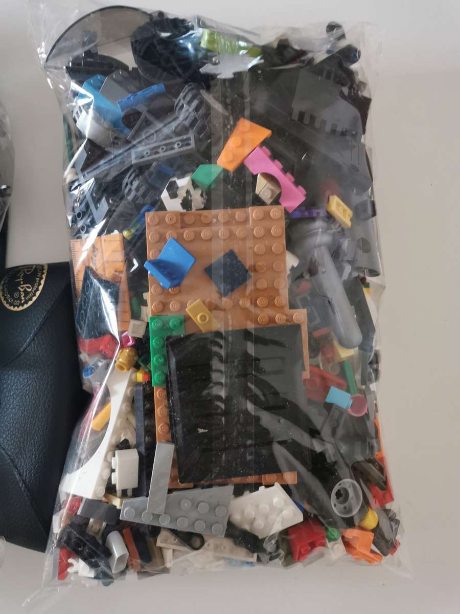 2 mixed bags of Lego