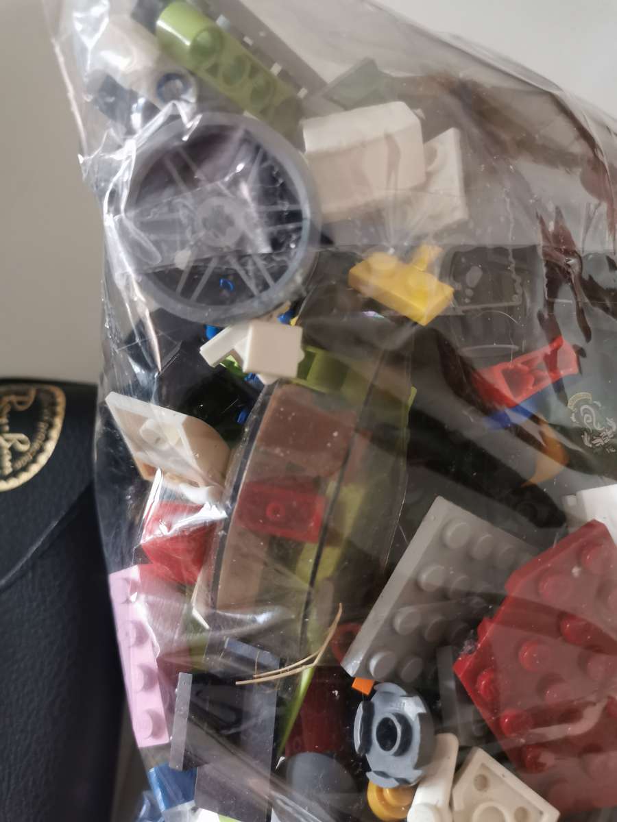 2 mixed bags of Lego