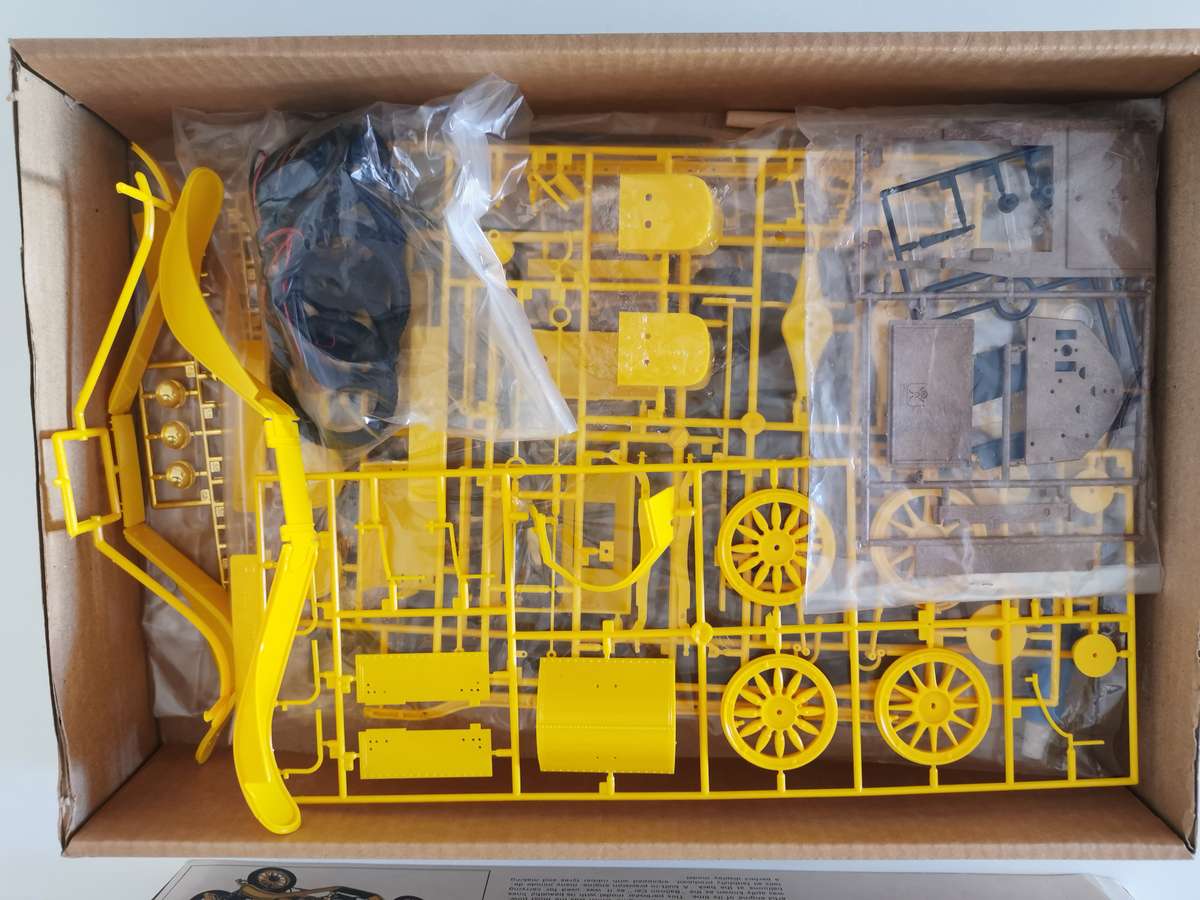 Vintage Bandai Mercer Raceabout 1/16 scale model car