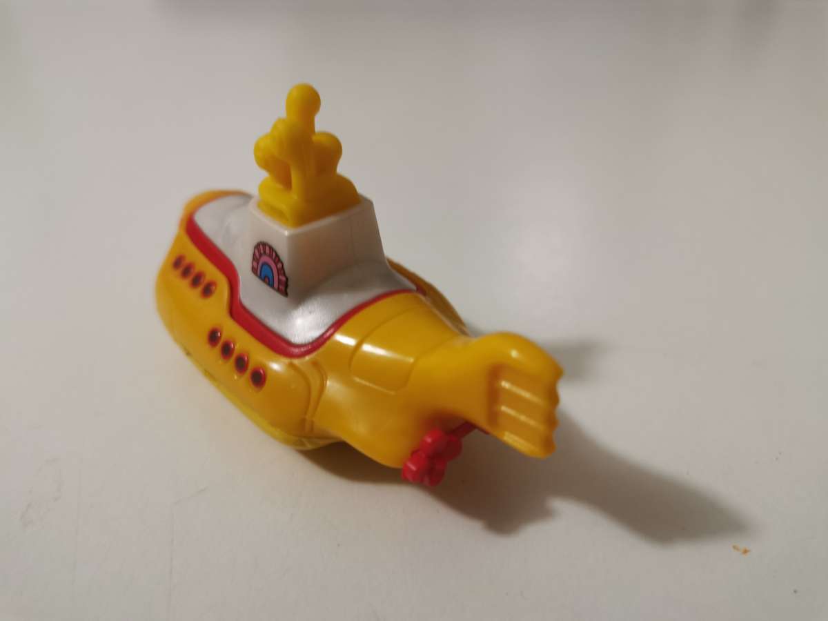 Hot Wheels The Beatles Yellow submarine First edition.
