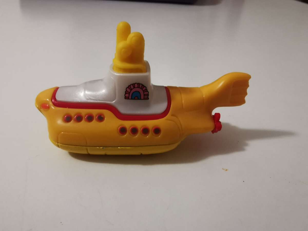 Hot Wheels The Beatles Yellow submarine First edition.