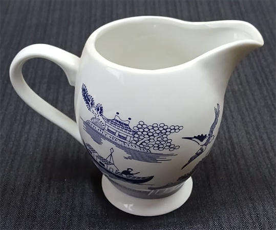 Blue Willow Regent Porcelain Creamer