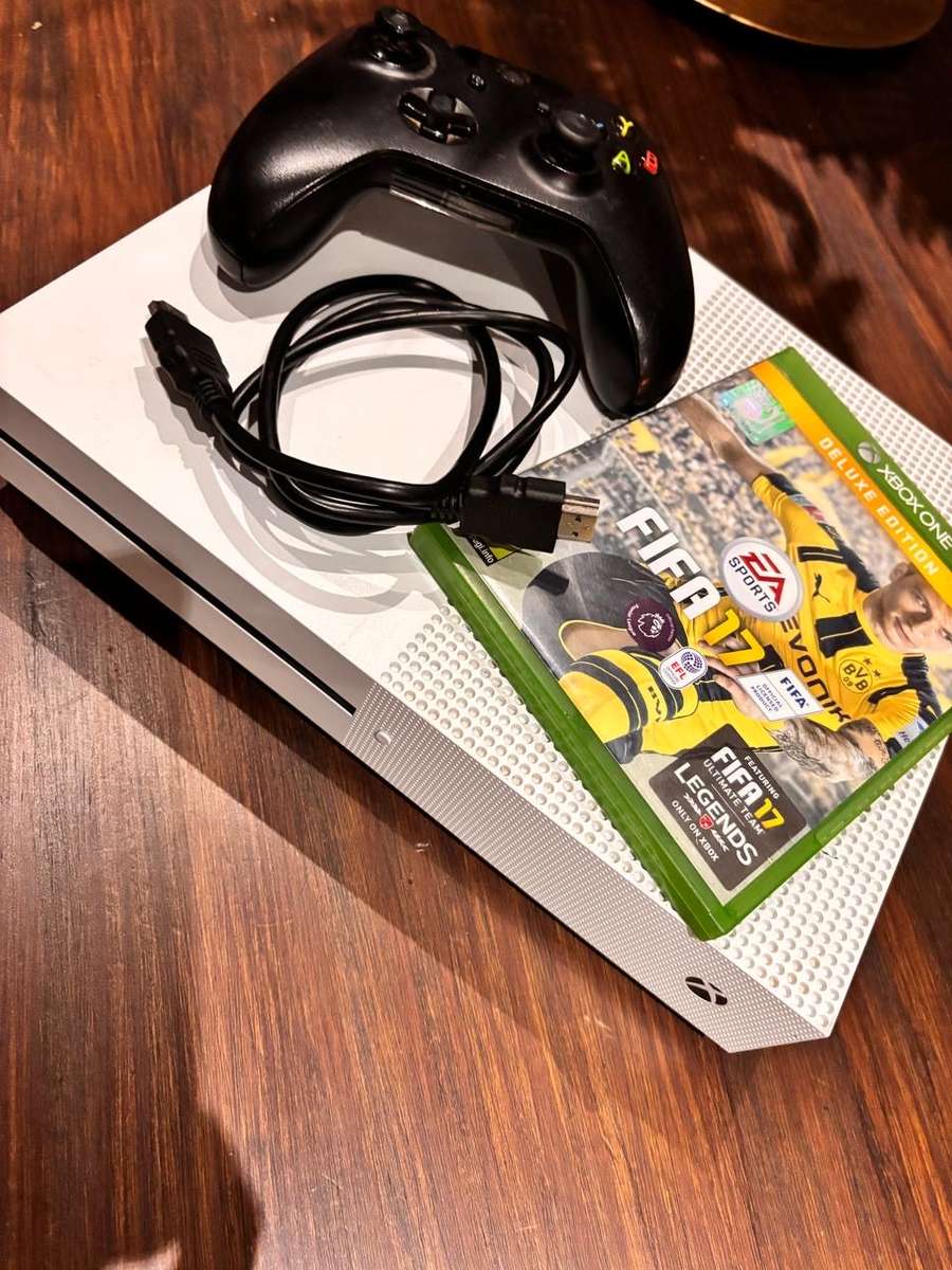 Xbox One S 1TB  Console + Controller, Great Condition!