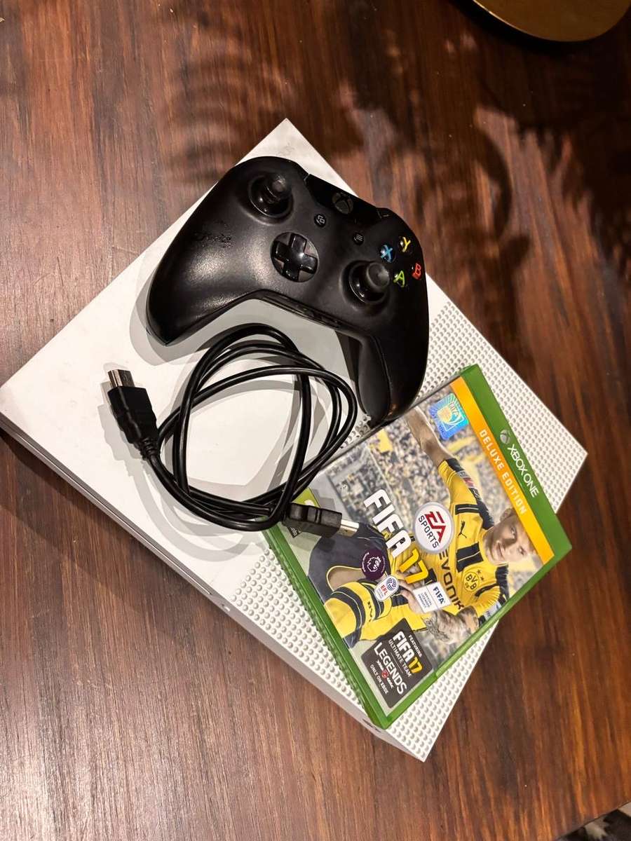 Xbox One S 1TB  Console + Controller, Great Condition!