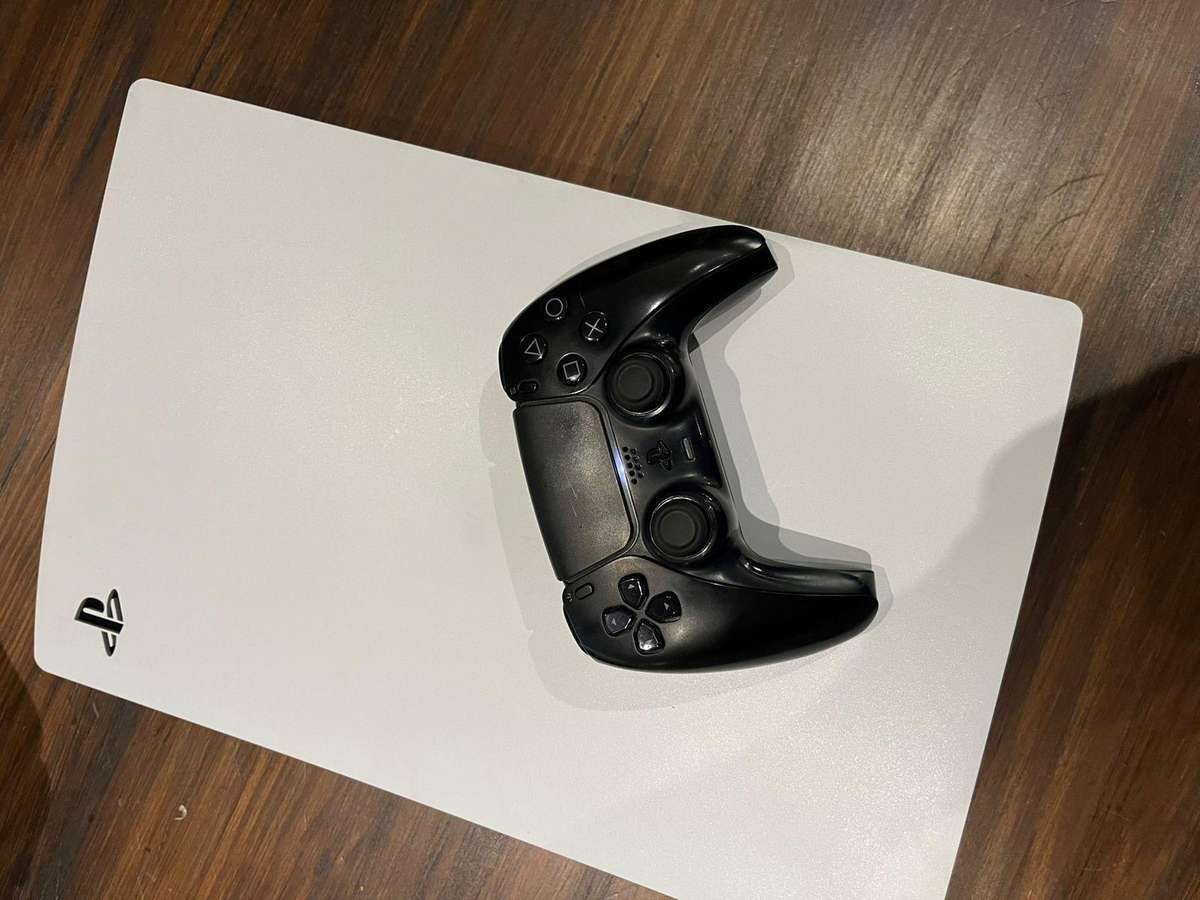  PlayStation 5 Console + Black DualSense Controller  Ultimate Gaming Deal! 