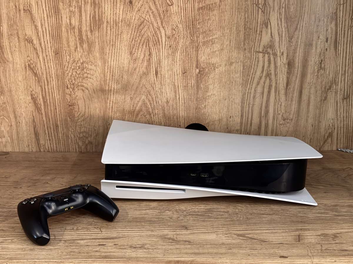 PS5  Excellent Condition, Console + Controller, Fully Tested