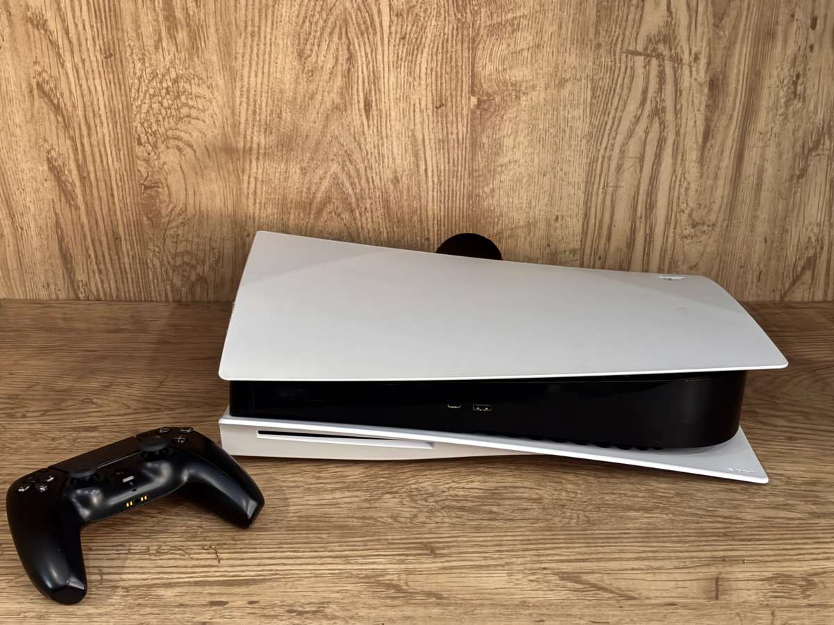 PS5  Excellent Condition, Console + Controller, Fully Tested