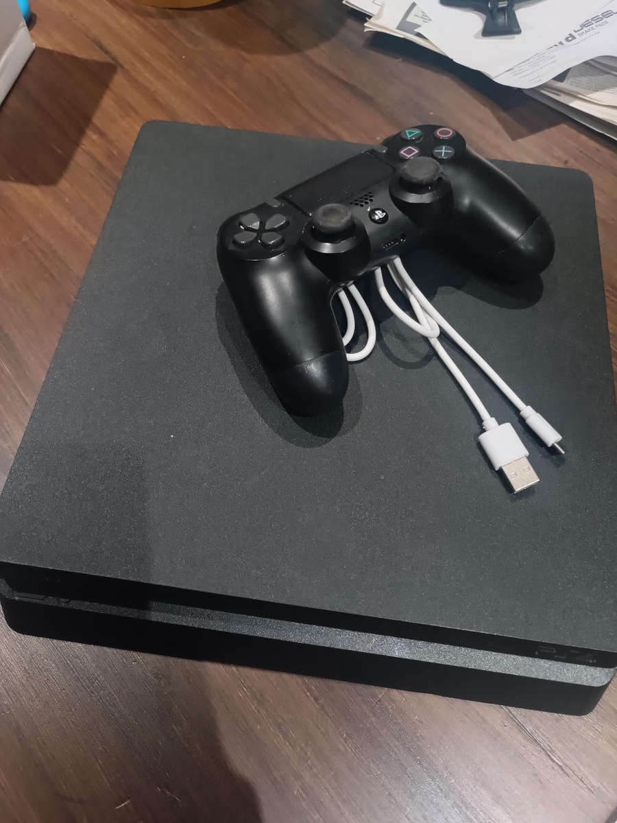 Sony PlayStation Ps4 slim 1tb HDD