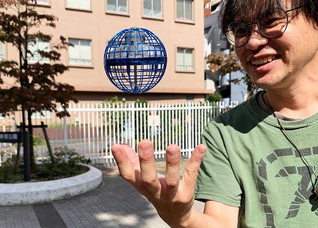 Flying Ball Spinner in Pink *AS SEEN ON Tik Tok*