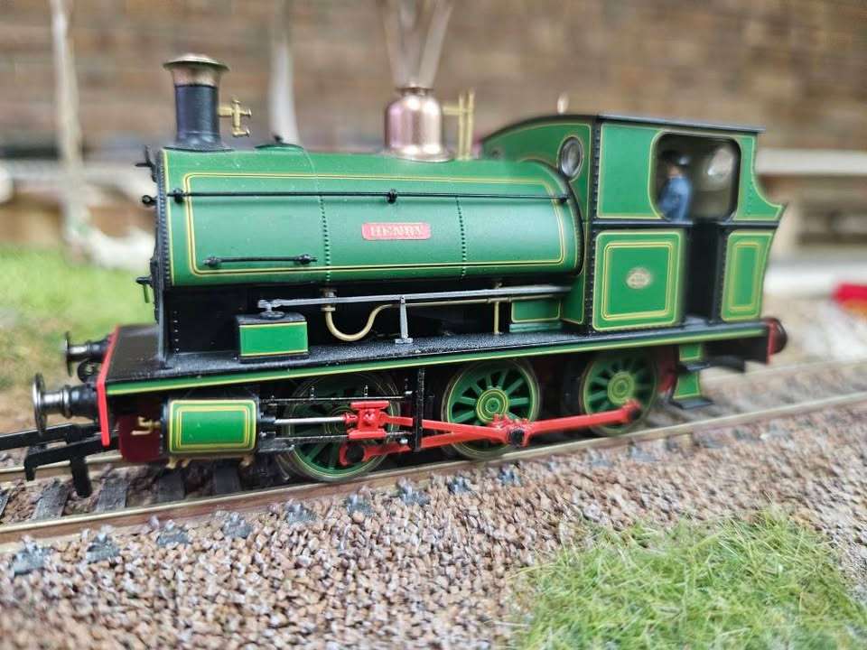 Hornby OO Peckett DCC