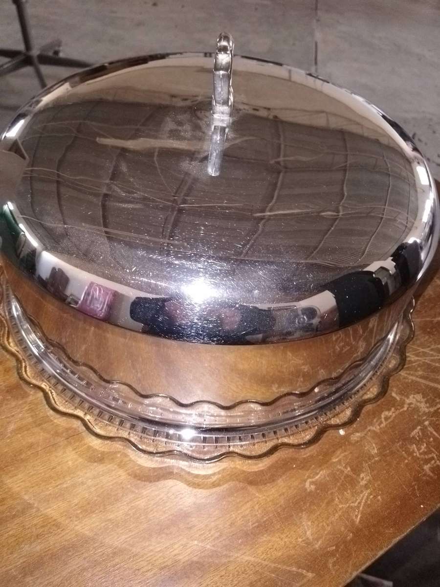 Cake plate with lid