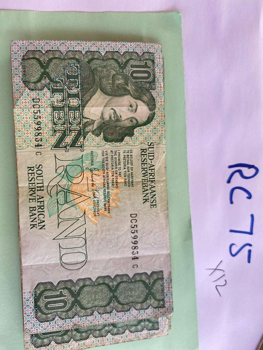 Good condition 12 x South Africa Jan van Riebeeck R10 banknotes, Gerhard de Kock