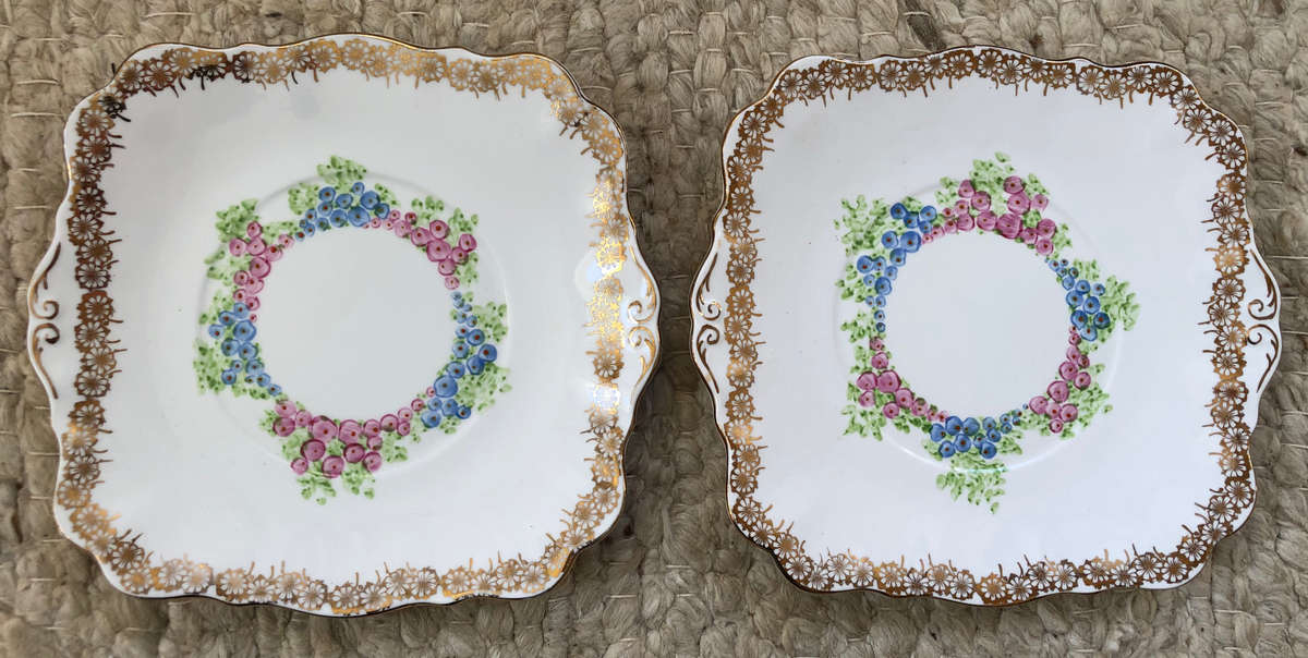 ROYAL STANDARD BONE CHINA HAND PAINTED PAIR OF SQUARE SCALLOPED CAKE PLATES