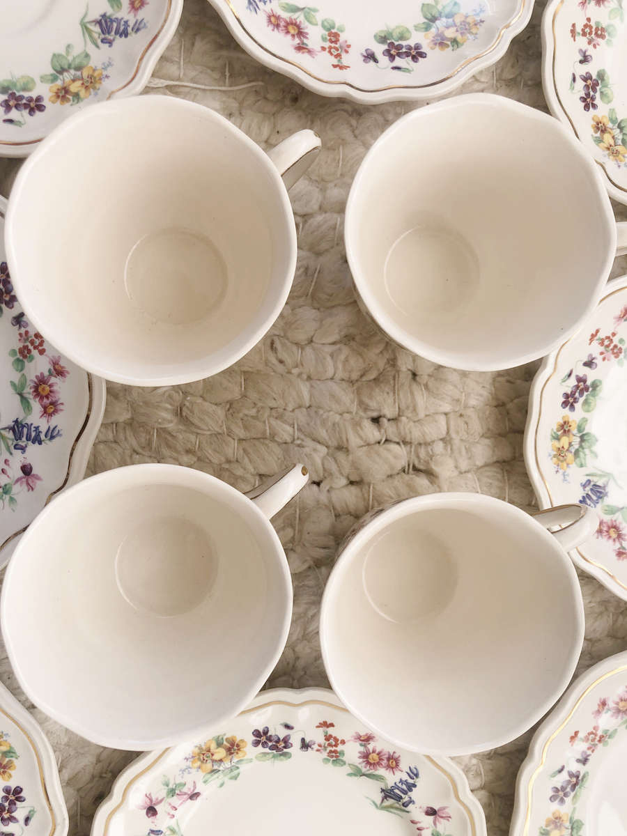 ROYAL DOULTON DOVEDALE TWELVE PIECE TEA SET
