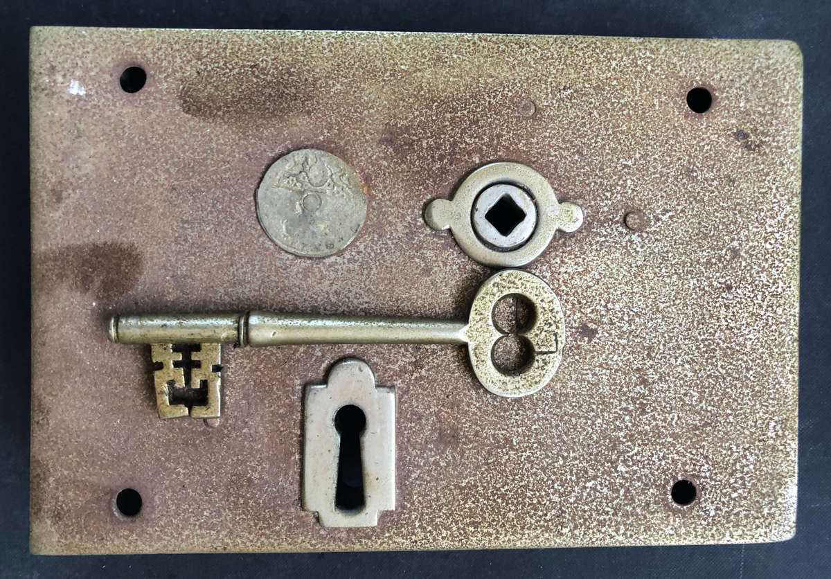 DOOR LOCK WITH ORIGINAL KEY ANTIQUE LARGE HEAVY CAST IRON