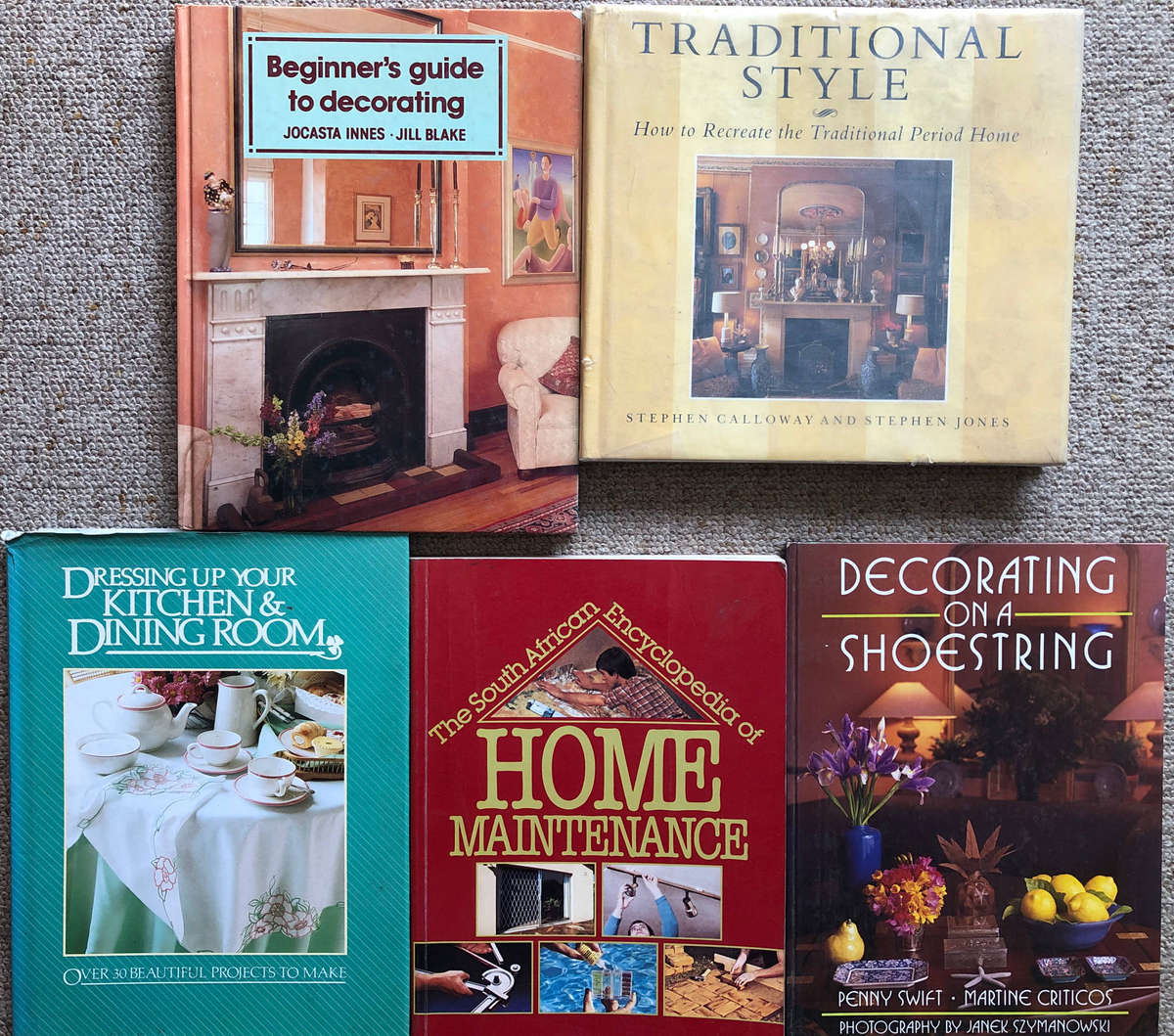 Traditional Style by Stephen Calloway and Stephen Jones First Edition Beginner's Guide to...........