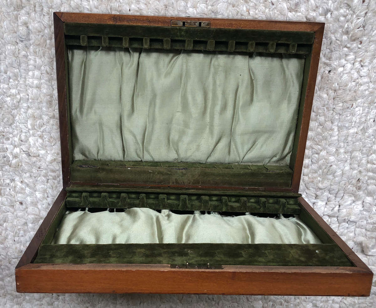 CUTLERY BOX EMPTY SILVERED OAK WITH LOCK CIRCA 1930'S