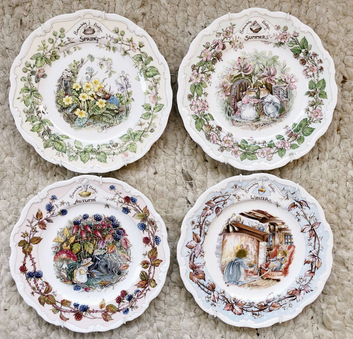 ROYAL DOULTON FOUR SEASONS PLATES COMPLETE SET OF THE SERIES FROM THE BRAMBLY HEDGE GIFT COLLECTION