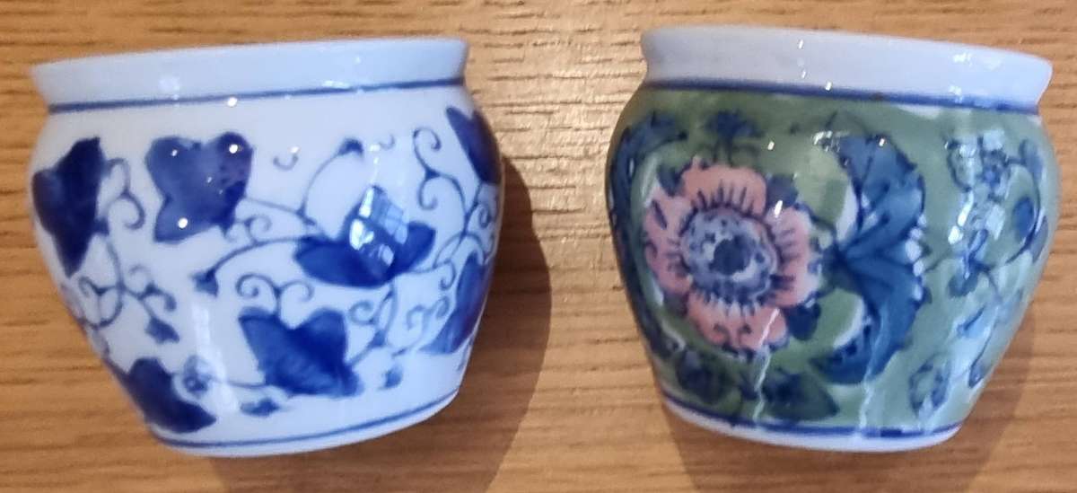 Decorative mini plant holders x 4